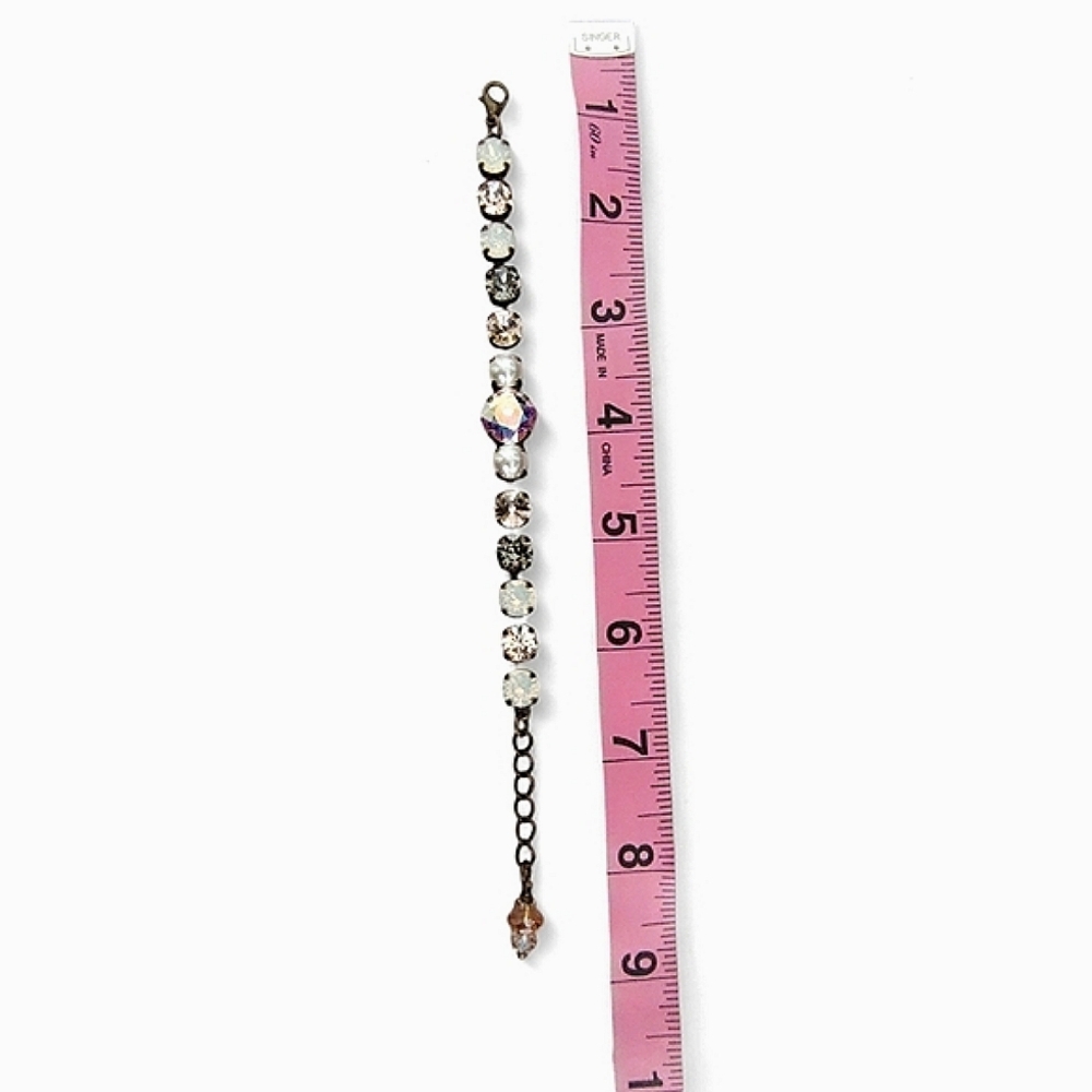 Vintage-Inspired Handmade Crystal & Pearl Bracelet with Antique Brass Setting - Picture 9 of 9